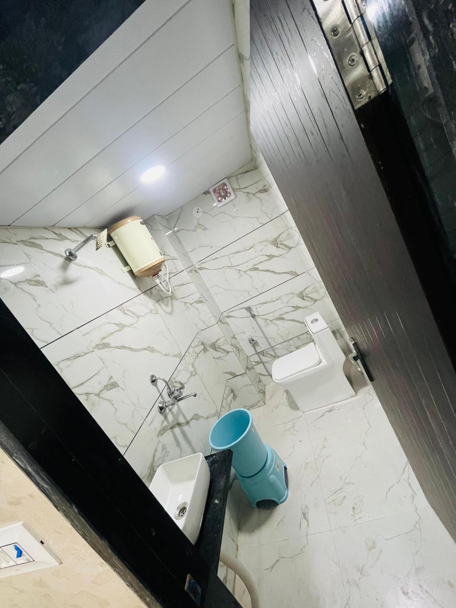 אויאיין Hotel Sk Tower מראה חיצוני תמונה